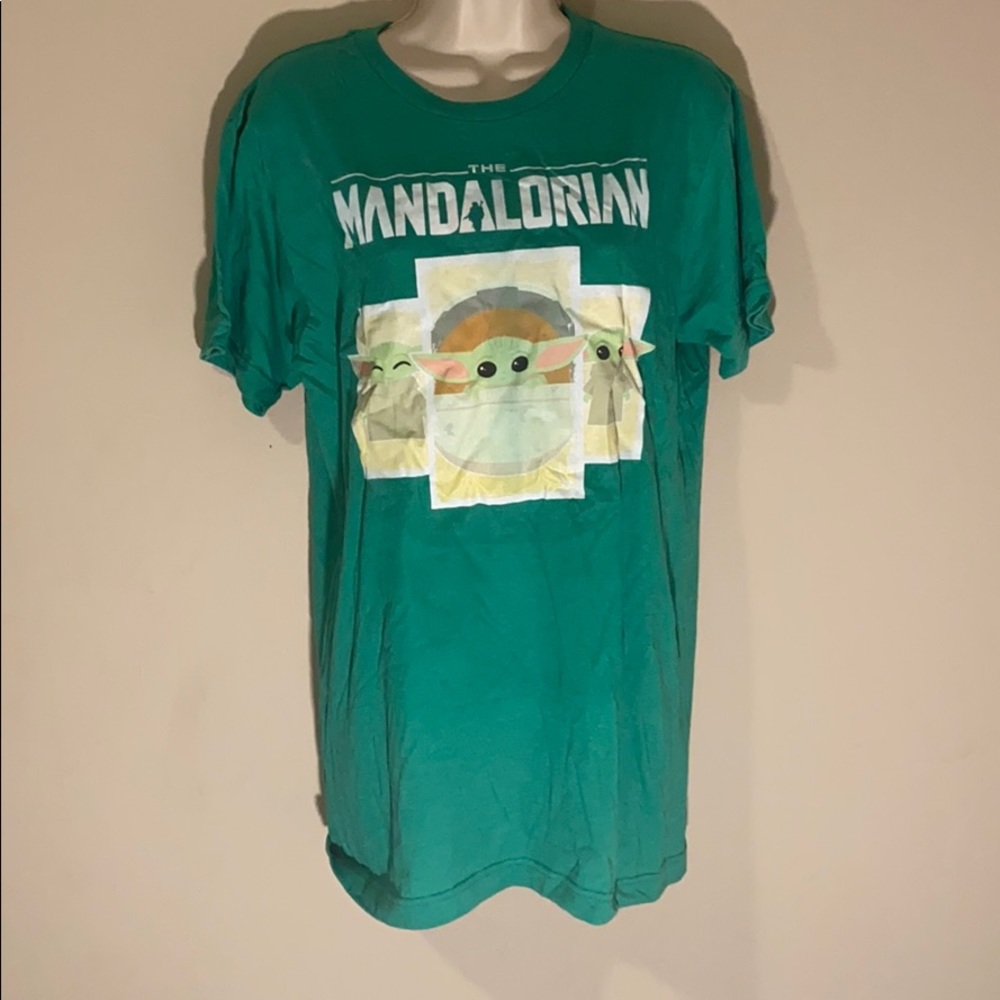 Disney Star Wars The Mandalorian The Child Shirt M